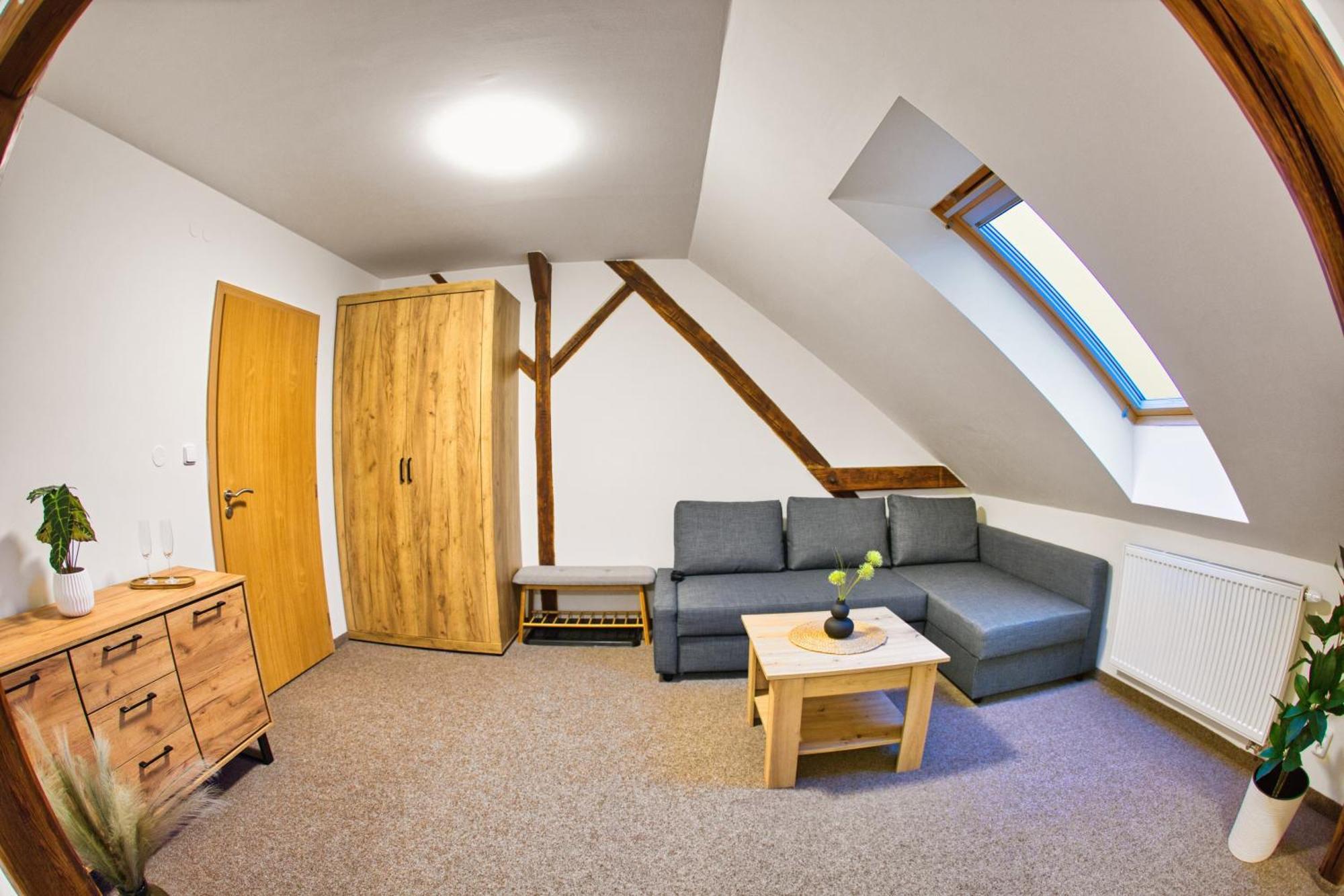 Hotel A Restaurace Ruze Podborany ภายนอก รูปภาพ